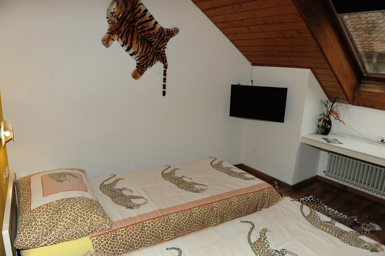 Hotel Restaurant Au Chasseur Orbe Экстерьер фото